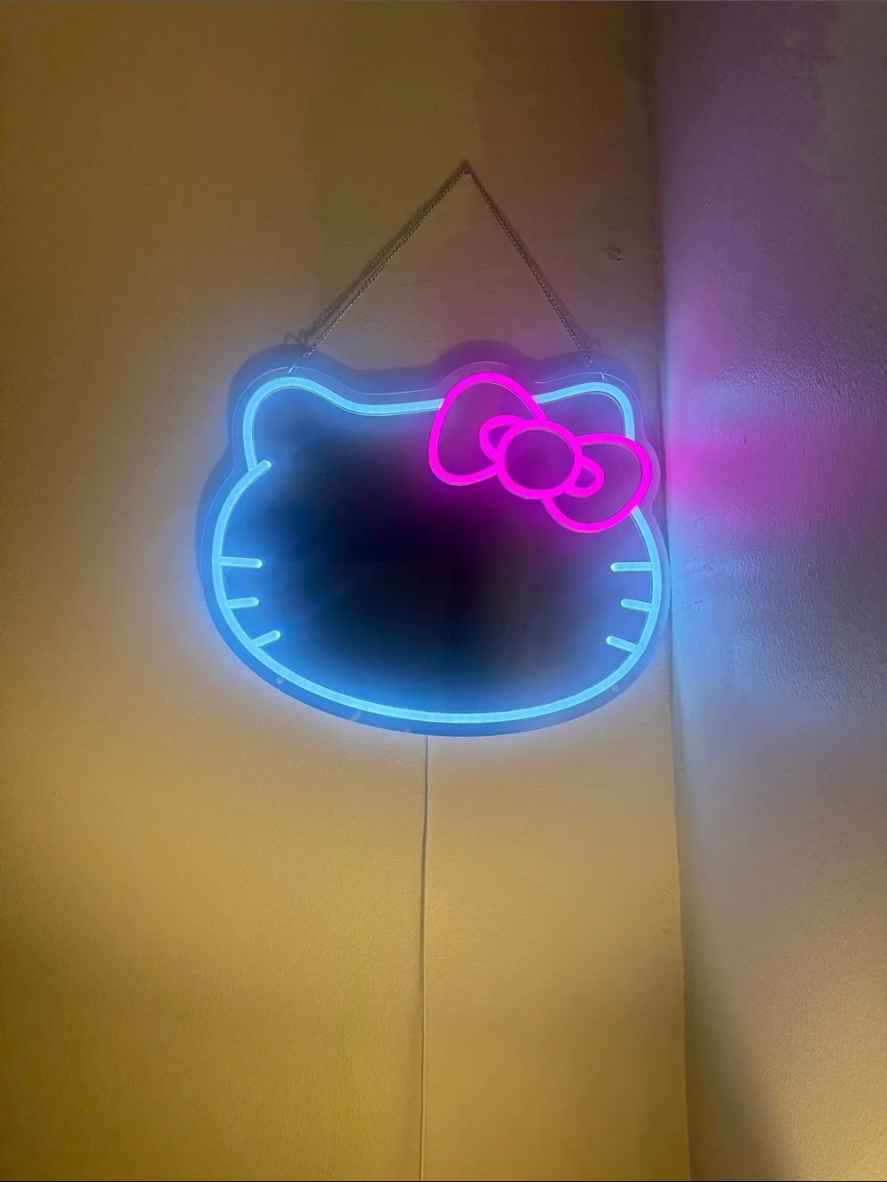 Pink & White Cat-Shaped Wall Mirror with Bow Accent